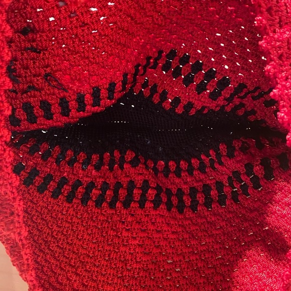 Handcrafted Red and Black Crochet Tote Bag (IY) - Picture 7 of 10